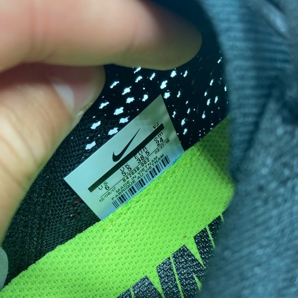 Men’s Nike Free RN Flynit Athletic Running Shoes - Picture 8 of 10